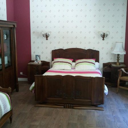 Bed and Breakfast Mas Du Trezon Cholet Exterior foto