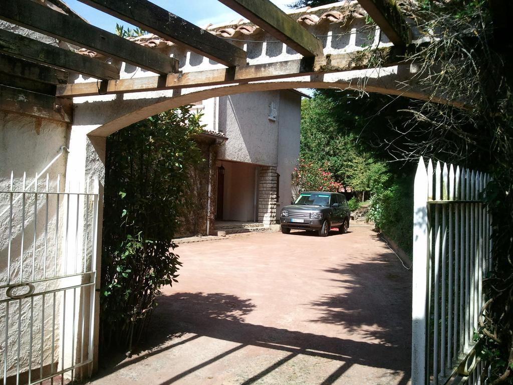 Bed and Breakfast Mas Du Trezon Cholet Exterior foto