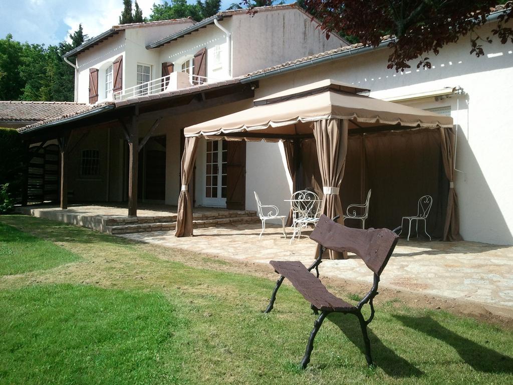 Bed and Breakfast Mas Du Trezon Cholet Exterior foto