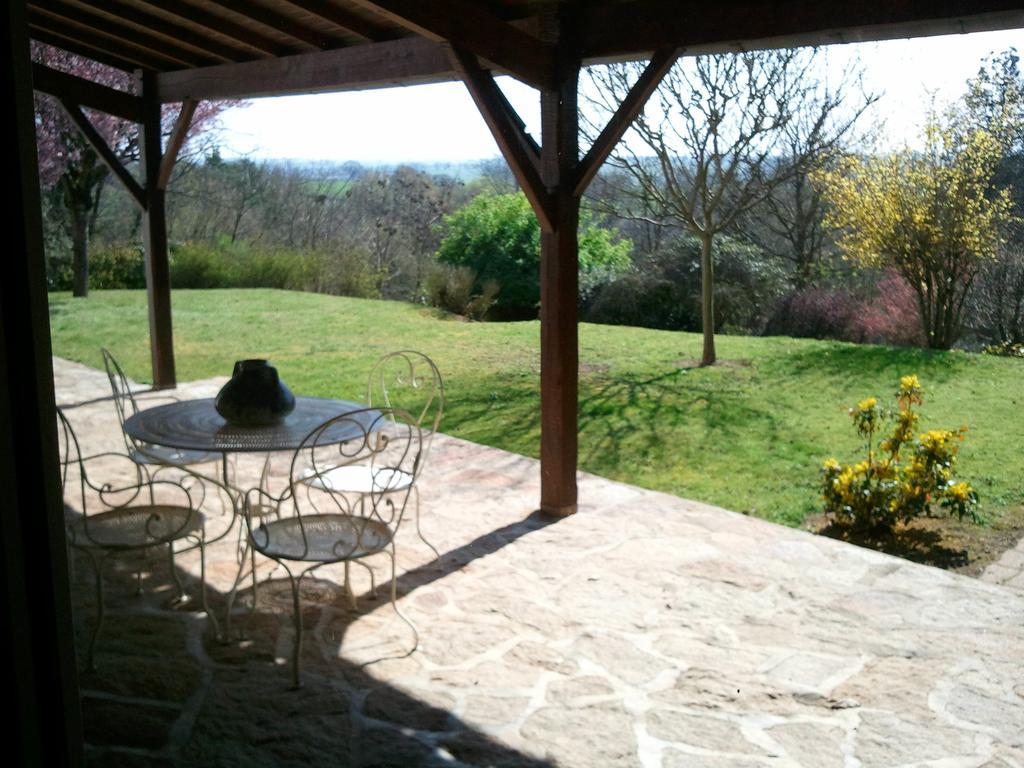 Bed and Breakfast Mas Du Trezon Cholet Exterior foto