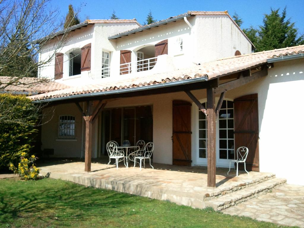 Bed and Breakfast Mas Du Trezon Cholet Exterior foto