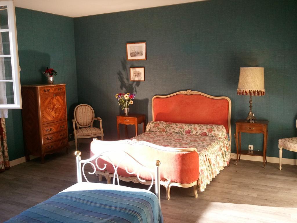 Bed and Breakfast Mas Du Trezon Cholet Habitación foto